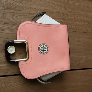 Tommy Hilfiger carry bag with adjustable strap